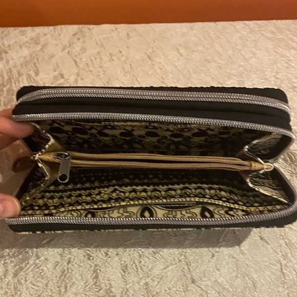 Sakroots Double Zip Wallet - EUC - Picture 3 of 4